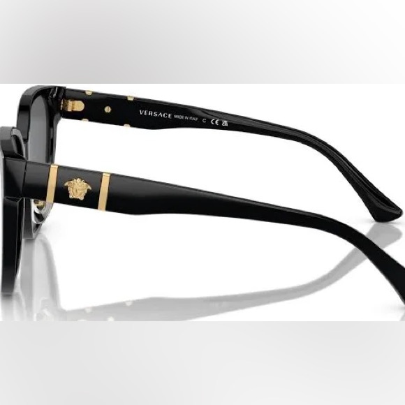 Authentic Versace Sungasses - Picture 4 of 10